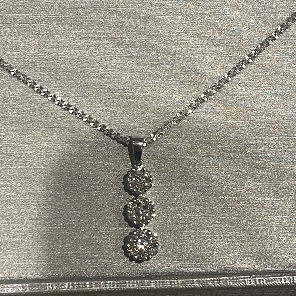 1/2ct Gorgeous necklace from Zales.
